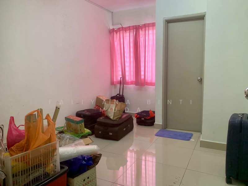 3-storey Terraced House for Sale in Sungai Buloh (Selangor) - Faliyana binti Muda - PropertyGuru.com.my
