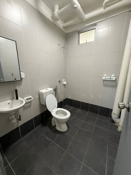 Apartment for Sale at Pangsapuri Pulai Mutiara - Marcus Tey - Bathroom - PropertyGuru.com.my