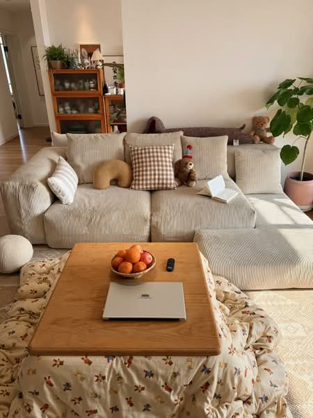 Servis Apartment untuk Dijual di Aster Hill - Angel Ko - Living Room - PropertyGuru.com.my