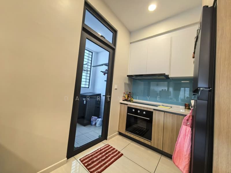 Kondominium untuk Dijual di Queens Residences Q1 @ Queens Waterfront - Darren Lye - Kitchen - PropertyGuru.com.my
