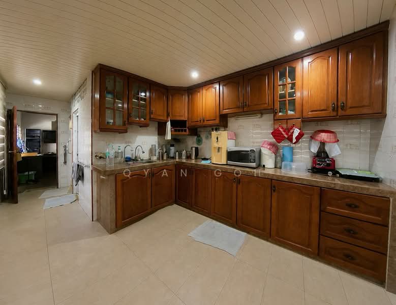 Semi-Detached House for Sale in Island Park (Jelutong) - Qyan Goh - Kitchen - PropertyGuru.com.my