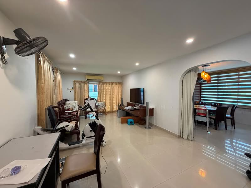 Rumah Berkembar untuk Dijual di Island Park (Jelutong) - Qyan Goh - Living Room - PropertyGuru.com.my