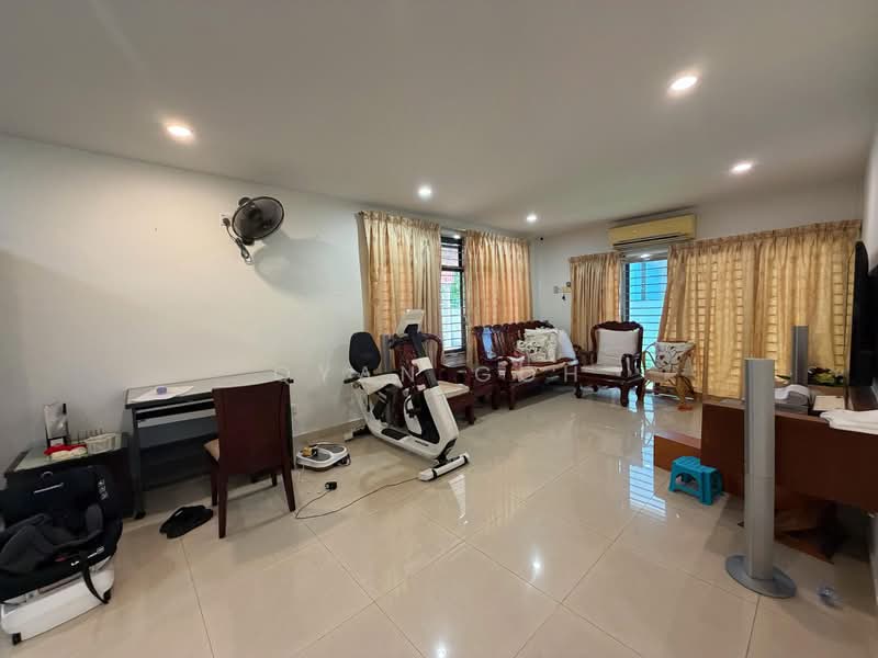 Rumah Berkembar untuk Dijual di Island Park (Jelutong) - Qyan Goh - Living Room - PropertyGuru.com.my