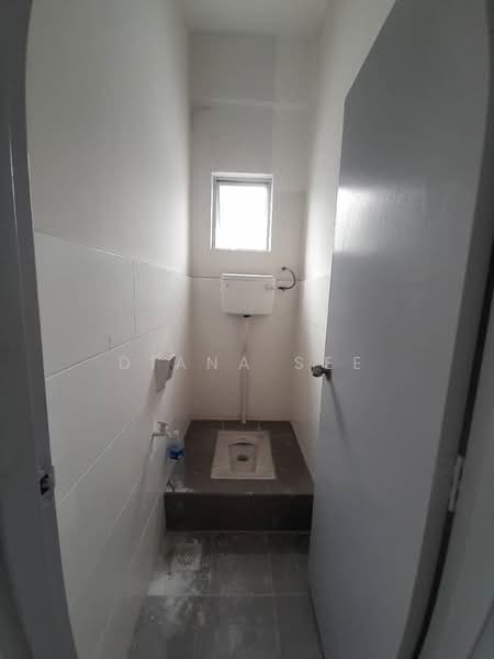 Office for Rent in Port Klang (Pelabuhan Klang) (Selangor) - Diana See - Bathroom - PropertyGuru.com.my