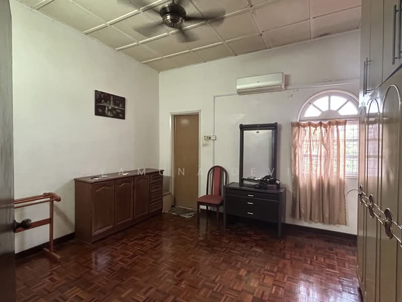 2-storey Terraced House for Rent in SS18 (Subang Jaya) - Yamuna Devi Krishnan Kutty - Bedroom - PropertyGuru.com.my
