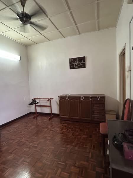 2-storey Terraced House for Rent in SS18 (Subang Jaya) - Yamuna Devi Krishnan Kutty - Bedroom - PropertyGuru.com.my