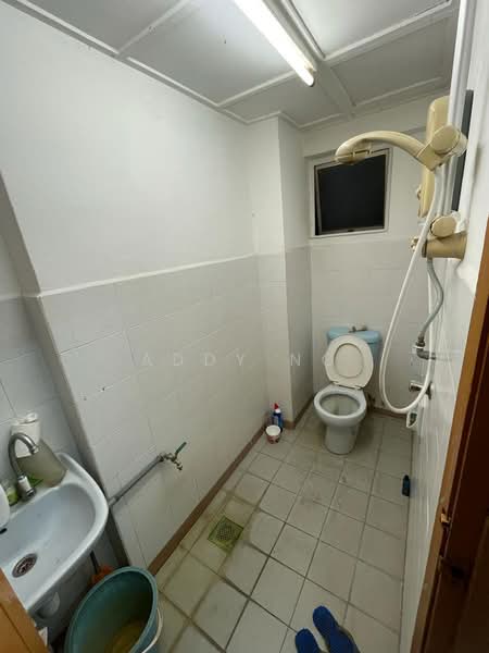 Kondominium untuk Dijual di Seri Cendekia - Addy Ng - Bathroom - PropertyGuru.com.my
