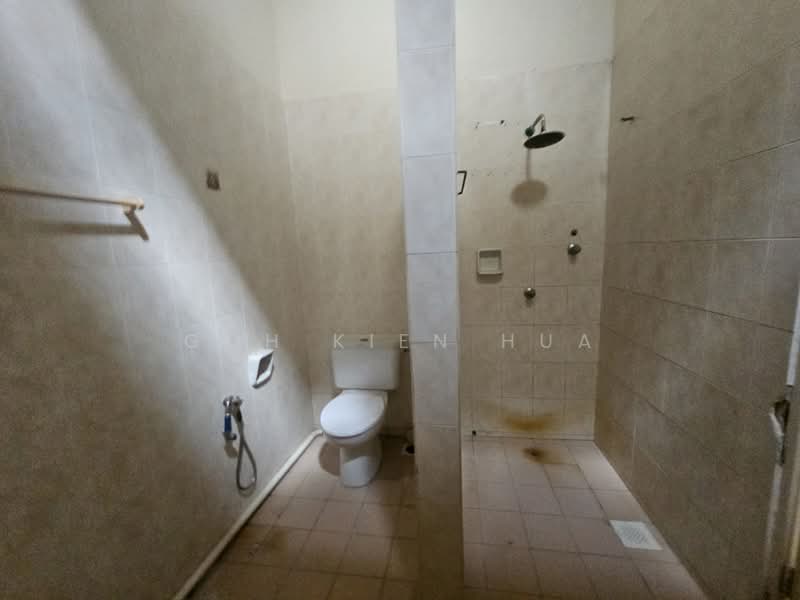 Townhouse for Sale in Saujana Melawati (Melawati) - Goh Kien Hua - Bathroom - PropertyGuru.com.my