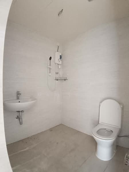 2-storey Terraced House for Sale in Tampoi (Johor) - Max Loh - Bathroom - PropertyGuru.com.my