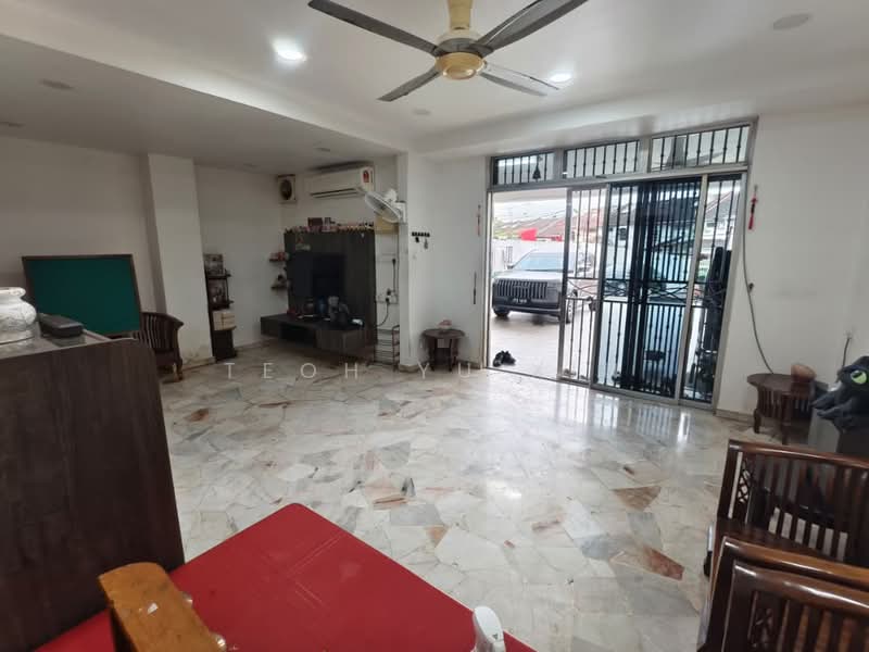 2-storey Terraced House for Sale in Taman Skudai Baru (Skudai) - Teoh Yu Xin - Living Room - PropertyGuru.com.my