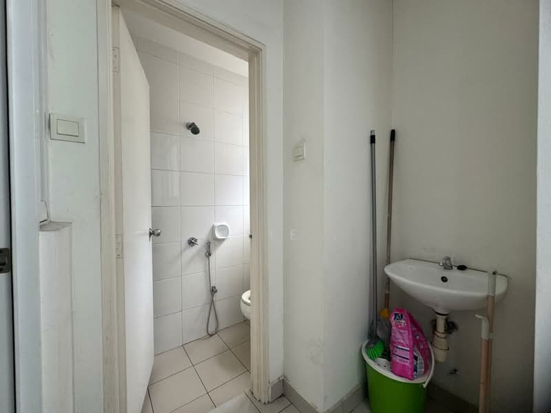 Kondominium untuk Disewa di Subang Parkhomes - Allie . - Bathroom - PropertyGuru.com.my