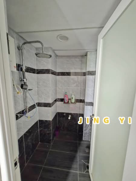 Pangsapuri untuk Dijual di Mutiara Vista - Jing Yi - Bathroom - PropertyGuru.com.my