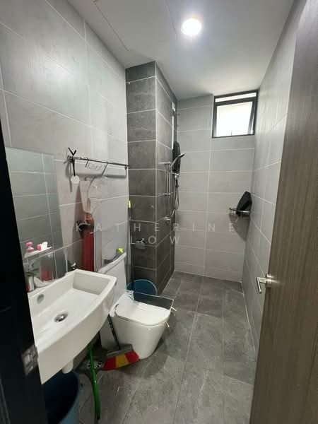 Servis Apartment untuk Dijual di Twin Tower Residence - Katherine Low - Bathroom - PropertyGuru.com.my