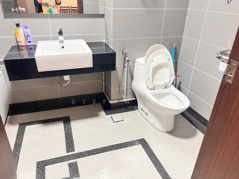 Kondominium untuk Dijual di KSL D'Esplanade Residence - Stefan Yu - Bathroom - PropertyGuru.com.my