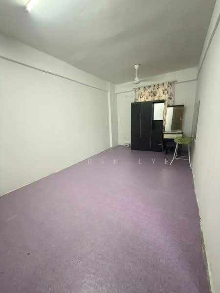 Rumah Flat untuk Dijual di Mutiara Anggun - Darren Lye - Bedroom - PropertyGuru.com.my