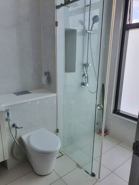Servis Apartment untuk Disewa di Setia Sky 88 - Jayson Teo - Bathroom - PropertyGuru.com.my