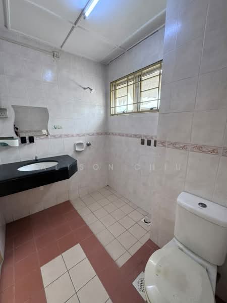 Rumah Teres 2 Tingkat untuk Dijual di Fortune Park Kepong (Kepong) - Alison Chiu - Bathroom - PropertyGuru.com.my