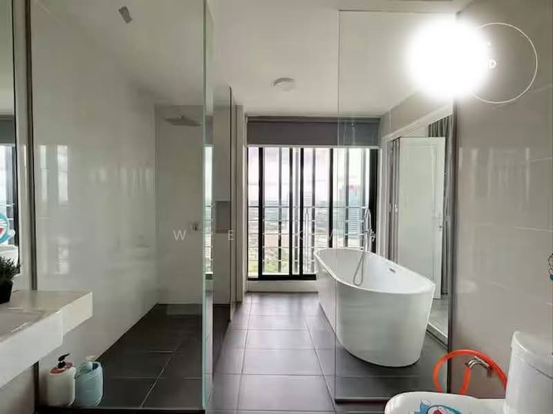 Service Residence for Sale at Southkey Mosaic - Wee Howe - Bathroom - PropertyGuru.com.my