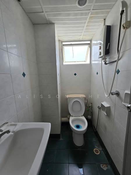 Condominium for Sale at N-Park Condominium - Alisson Chew - Bathroom - PropertyGuru.com.my