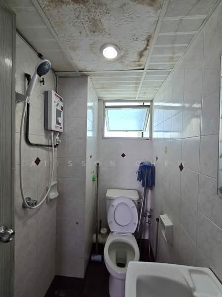 Condominium for Sale at N-Park Condominium - Alisson Chew - Bathroom - PropertyGuru.com.my