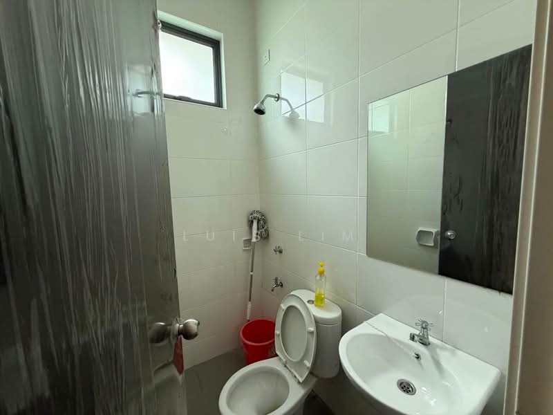 Rumah Berkembar untuk Dijual di Setia Eco Gardens (Gelang Patah) - Luis Lim - Bathroom - PropertyGuru.com.my