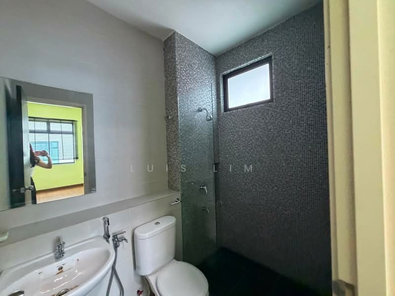 Rumah Berkembar untuk Dijual di Setia Eco Gardens (Gelang Patah) - Luis Lim - Bathroom - PropertyGuru.com.my