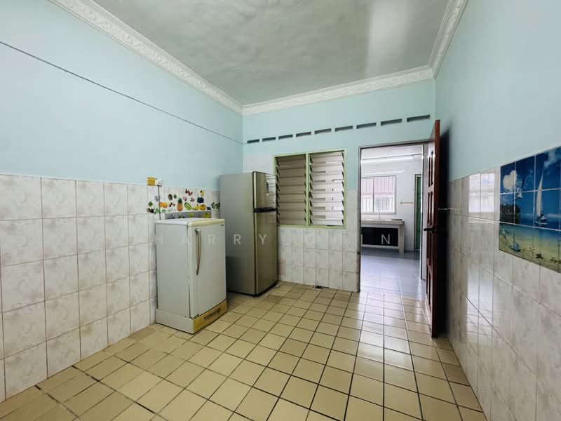Rumah Teres 2 Tingkat untuk Dijual di Karak (Pahang) - Harry Chin - Kitchen - PropertyGuru.com.my