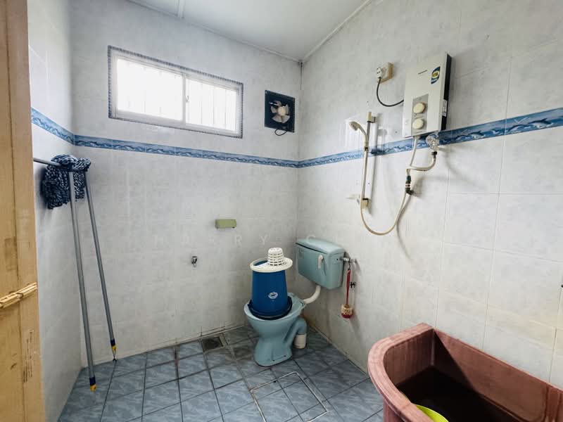 Rumah Teres 2 Tingkat untuk Dijual di Karak (Pahang) - Harry Chin - Bathroom - PropertyGuru.com.my