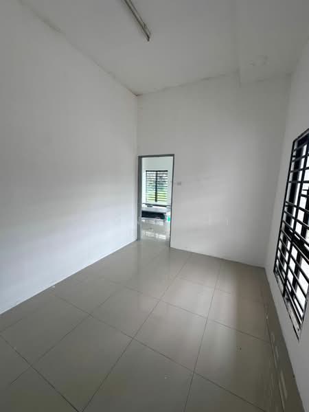 Rumah Berkembar untuk Dijual di Taman Langat Jaya (Banting) - Chong Pei Sze - Interior - PropertyGuru.com.my