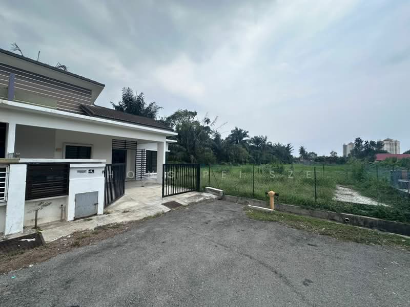 Rumah Berkembar untuk Dijual di Taman Langat Jaya (Banting) - Chong Pei Sze - Exterior - PropertyGuru.com.my