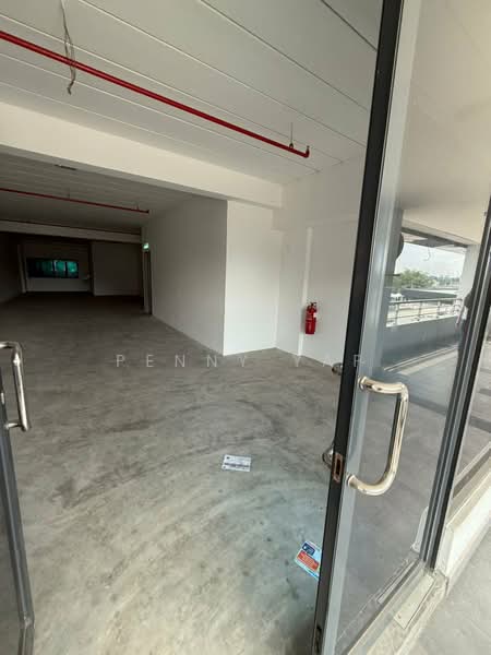 Shop / Office for Rent in Bandar Country Homes (Rawang) - Penny Yap - Interior - PropertyGuru.com.my