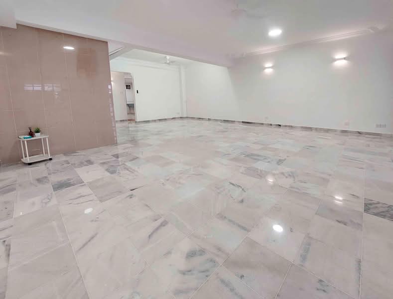 2.5-storey Terraced House for Sale in BANDAR PUCHONG JAYA (Puchong) - Angel Tan - Living Room - PropertyGuru.com.my