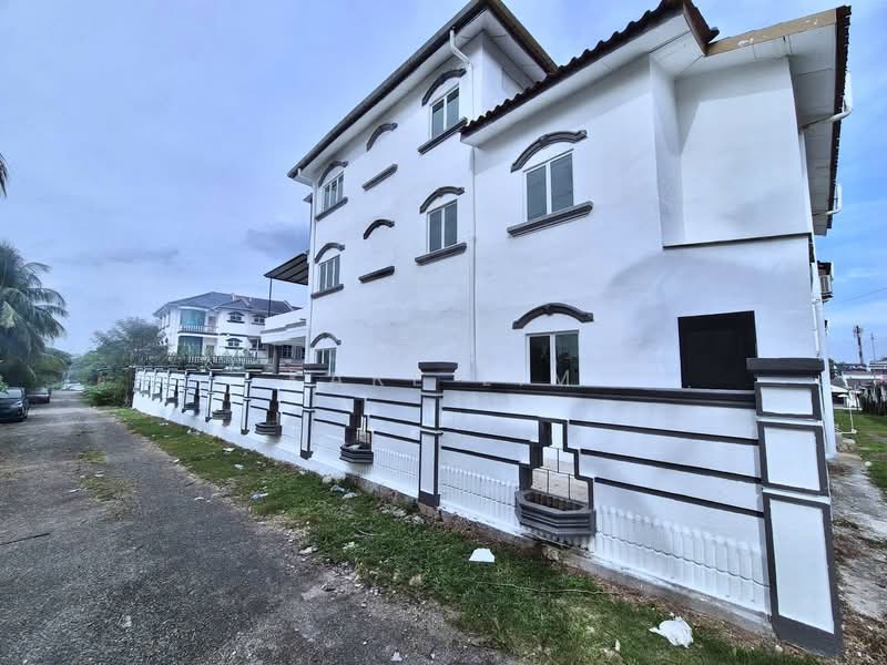 2.5-storey Terraced House for Sale in Taman Pulai Utama (Skudai) - Karl Lim - Exterior - PropertyGuru.com.my