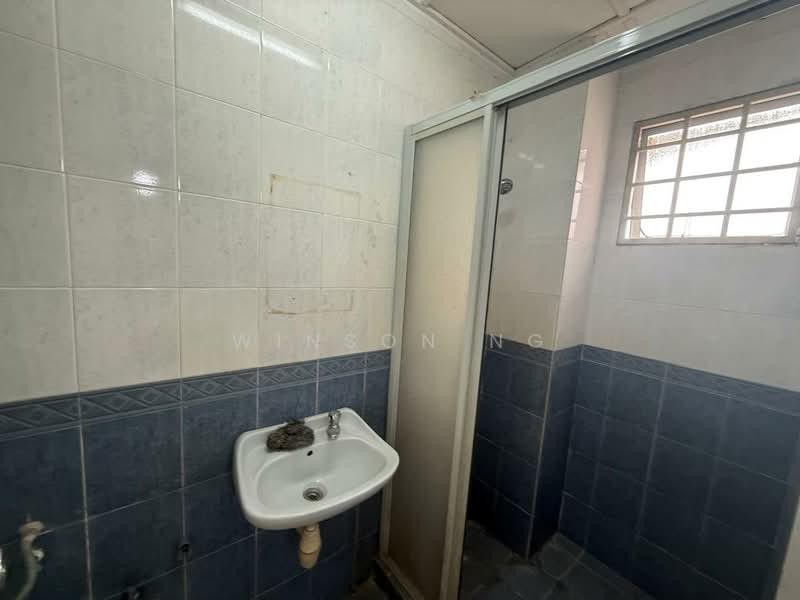 Apartment for Rent at Anggerik Villa 2 - Winson Ng - Bathroom - PropertyGuru.com.my