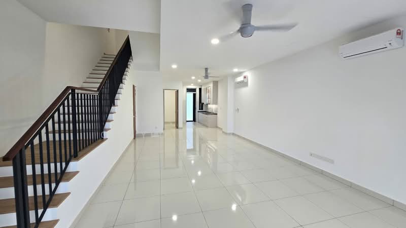 3-storey Terraced House for Rent in BANDAR PUCHONG JAYA (Puchong) - Cayden Chin - Living Room - PropertyGuru.com.my