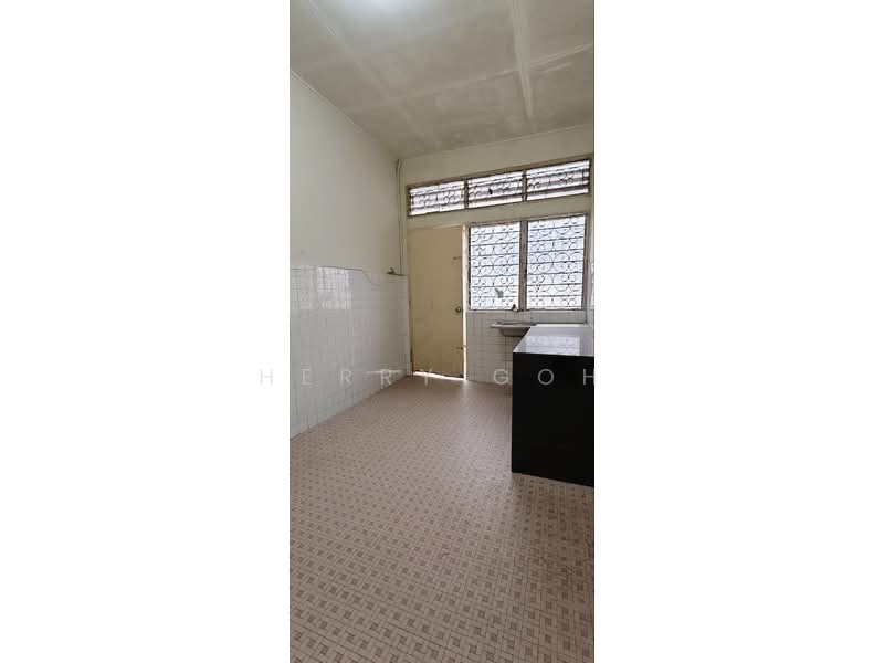 Rumah Teres 1 Tingkat untuk Dijual di Taman Pelangi (Johor Bahru) - Herry Goh - Kitchen - PropertyGuru.com.my
