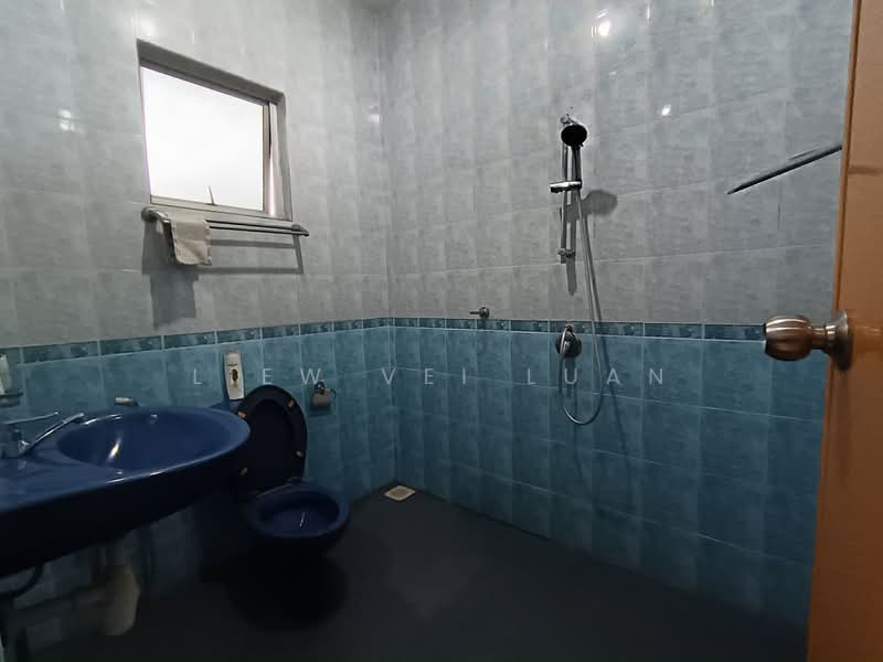 Rumah Banglo untuk Dijual di Kampung Cheras Baru (Ampang) - Liew Vei Luan - Bathroom - PropertyGuru.com.my