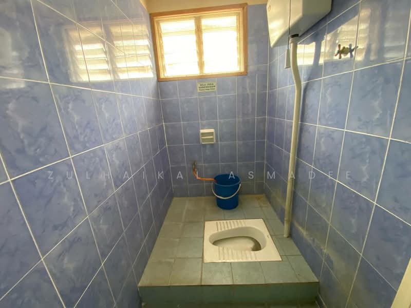 Shop / Office for Rent in Bandar Puncak Alam (Puncak Alam) - Zulhaikal Asmadee - Bathroom - PropertyGuru.com.my