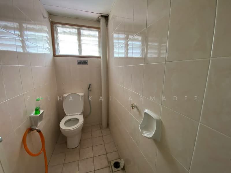 Shop / Office for Rent in Bandar Puncak Alam (Puncak Alam) - Zulhaikal Asmadee - Bathroom - PropertyGuru.com.my