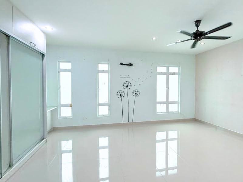 3-storey Terraced House for Sale in Taman Jelutong (Jelutong) - Anson Low - PropertyGuru.com.my