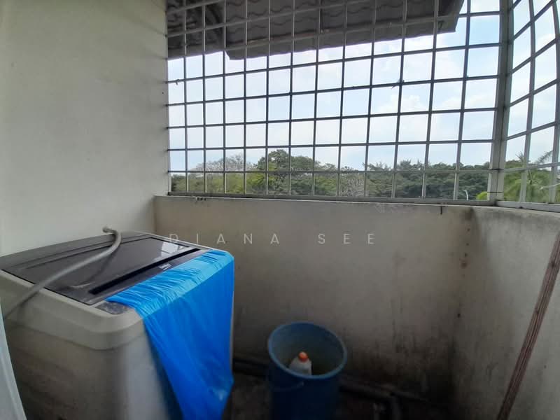 Apartment for Rent at Pangsapuri Sri Kemuning - Diana See - Balcony - PropertyGuru.com.my