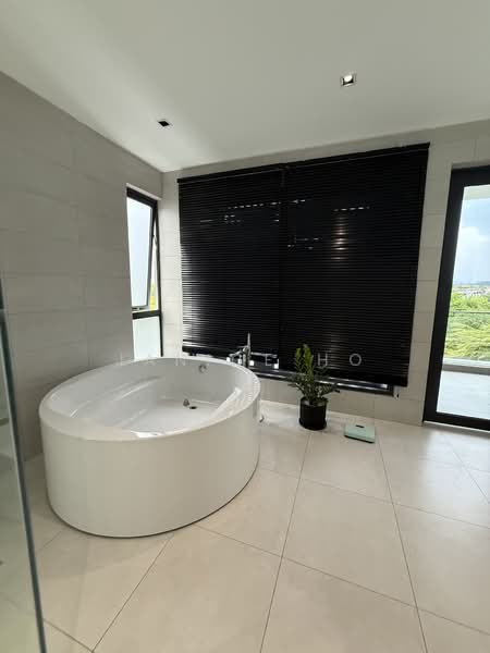 Rumah Berkembar untuk Dijual di Bandar Gamuda Gardens (Rawang) - Janice Ho - Bathroom - PropertyGuru.com.my