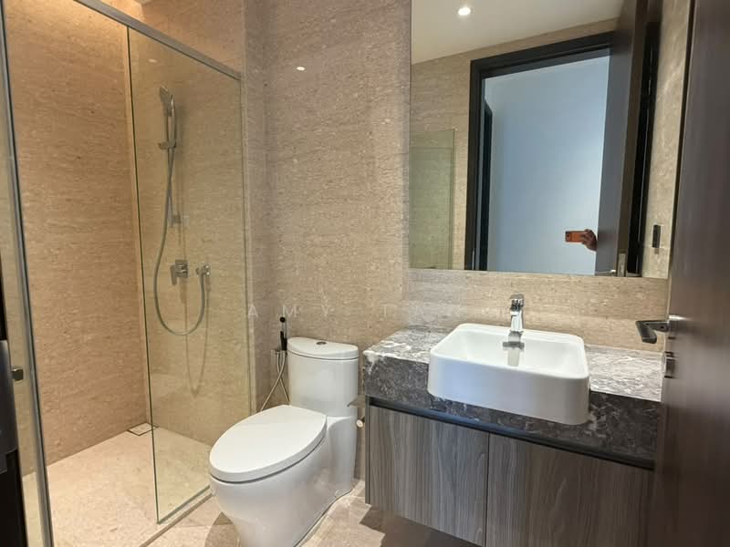 Servis Apartment untuk Dijual di Marriott Residence @ Gurney - Amy Tan - Bathroom - PropertyGuru.com.my