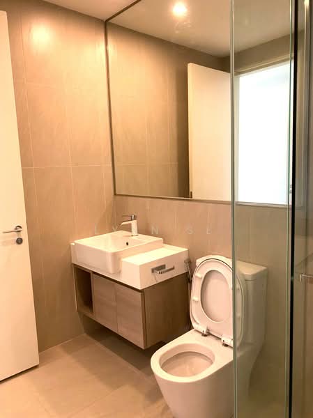Servis Apartment untuk Dijual di ViiA Residences - Lynn SL - Bathroom - PropertyGuru.com.my