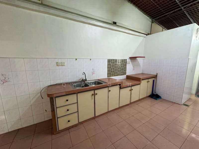 1-storey Terraced House for Sale in Taman Jelutong (Jelutong) - Qyan Goh - Kitchen - PropertyGuru.com.my
