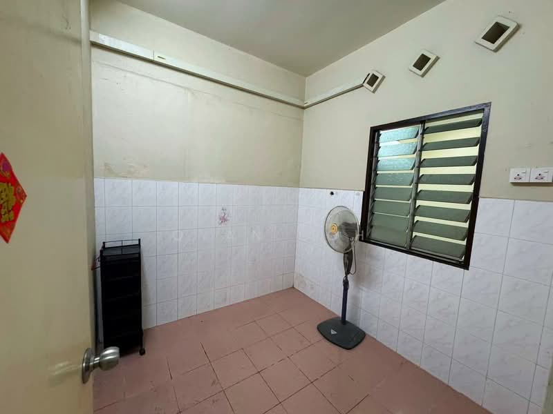 1-storey Terraced House for Sale in Taman Jelutong (Jelutong) - Qyan Goh - Interior - PropertyGuru.com.my