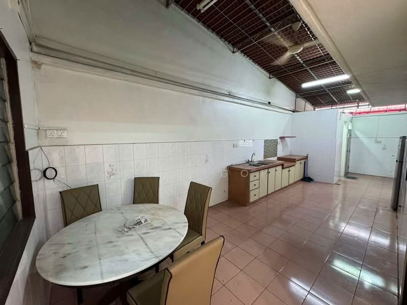 1-storey Terraced House for Sale in Taman Jelutong (Jelutong) - Qyan Goh - Kitchen - PropertyGuru.com.my
