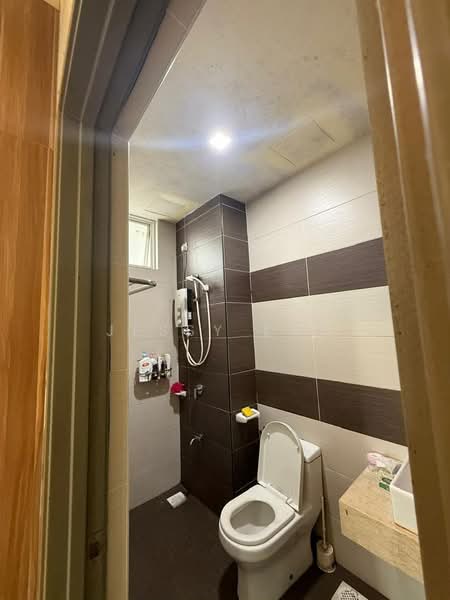 Kondominium untuk Disewa di M Condominium @ Larkin - Jessy Koh - Bathroom - PropertyGuru.com.my