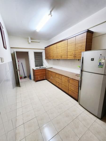 Apartment for Rent at Bayu Puteri 3 - Stella Chia - Kitchen - PropertyGuru.com.my