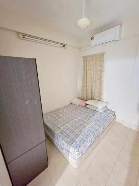 Apartment for Rent at Bayu Puteri 3 - Stella Chia - Bedroom - PropertyGuru.com.my